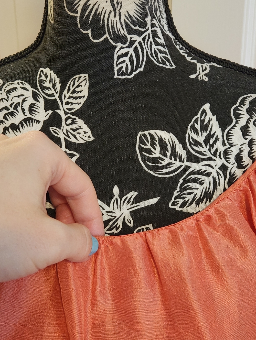 🆕️ 🍁Talbots🍁 - Peach Orange Silk Peasant Top - Picture 5 of 10